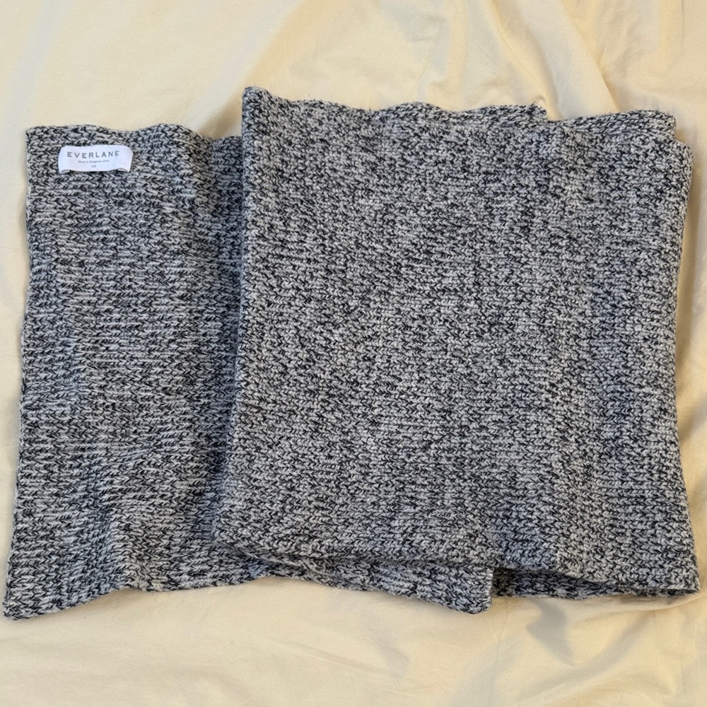 Everlane Charcoal Knit Scarf
